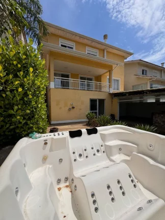 Imagem Casa com 4 suítes ao lado do Shopping da Granja Viana
