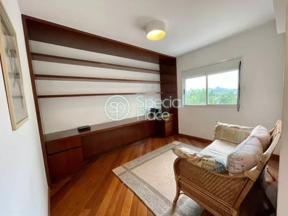 Imagem Apartamento com 261m² na Vila Nova Conceição. Living bem amplo e iluminado para dois ambientes, v...
