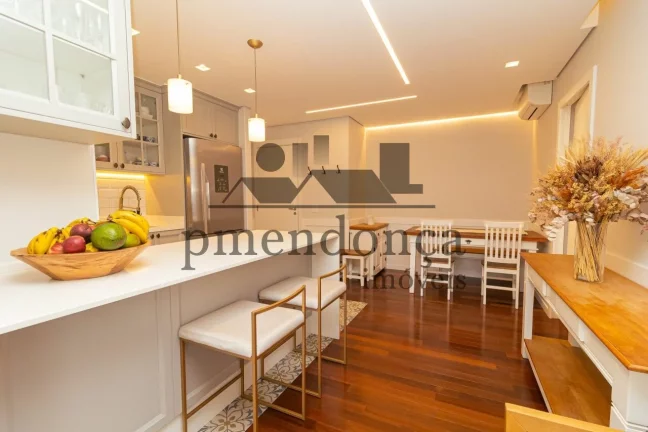 Imagem Apartamento em andar alto de 69m², moderno, finamente decorado com qualidade e de bom gosto. Com li...