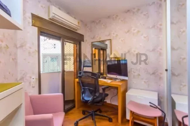 Imagem Apartamento de luxo no Jardim Paulista, SP: 3 quartos, 3 suítes, 3 salas, 5 banheiros, 2 vagas de garagem, 224m². Venha conferir!