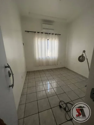 Imagem Casa bem localizada no Conj. Alphaville
