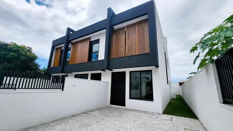 Imagem Casa / Sobrado para Venda em Florianópolis / SC no bairro Ingleses do Rio Vermelho