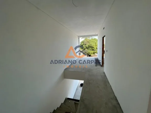 Imagem Sobrado de Alto Padrão à Venda em Navegantes-SC, Bairro Gravatá 3 Quartos sendo 1 Suíte, 1 Sala, 3 Banheiros, Adriano Carpes Imóveis