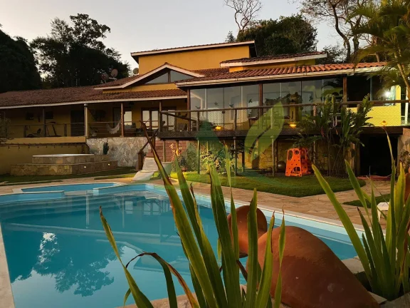 Imagem Casa de Alto Padrão à Venda em Condomínio Fechado em Piracaia, SP