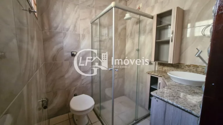 Imagem Imperdível! Excelente oportunidade com dois imóveis no mesmo terreno ? Ideal para morar e investir!