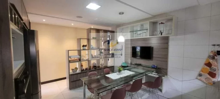 Imagem Vendo Casa em Condomínio Fechado, com 481 m², 4 suítes, sala p/ 4 ambientes, espaço gourmet e 2 vagas