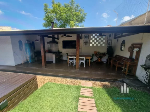 Imagem Alphaville 6 Casa de 259m² com 3 Dorms sendo 1 Suíte e 2 Vagas de Garagem