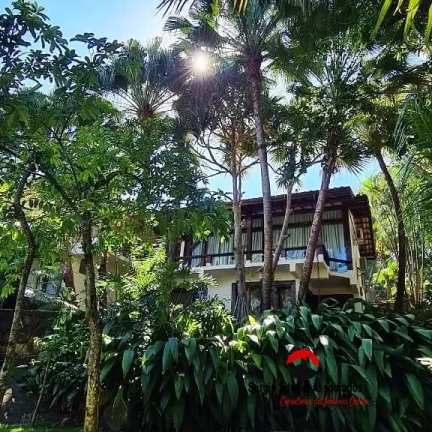 Imagem Casa Espetacular a Venda de Frente Para o Mar, em Ilhabela/SP.