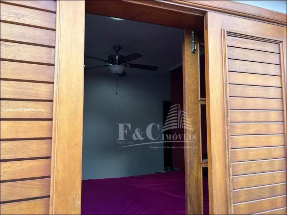 Imagem Casa para Venda em Iracemápolis, Centro, 3 dormitórios, 1 suíte, 2 banheiros, 4 vagas