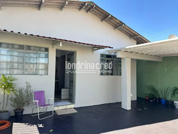 Imagem Casa em Londrina com duas residências independentes, energia solar, área gourmet com churrasqueira e localização excelente — ideal para morar e investir!