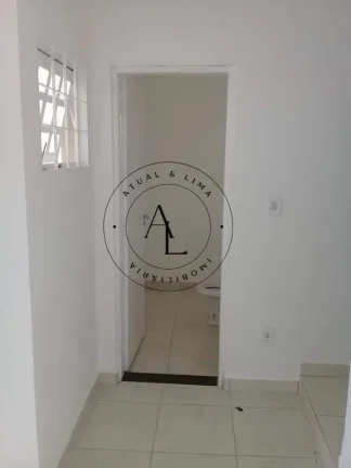 Imagem Casa Aconchegante com 3 Quartos (1 Suíte), Quintal e Jardim na Frente!