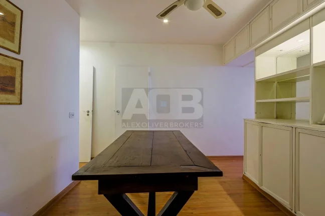 Imagem Apartamento à venda em Copacabana, 4quartos, 244m2, 1vg, Pça Eugenio Jardim