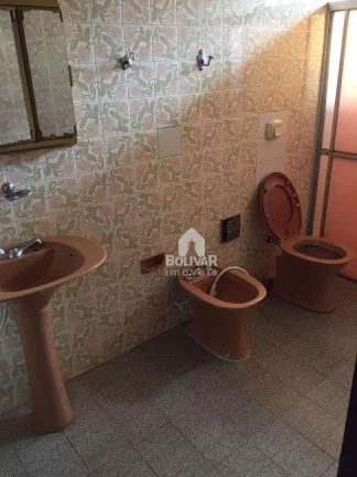 Imagem Casa com 3 dormitórios à venda, 180 m² - Setor Central - Itumbiara/GO