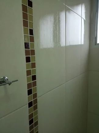 Imagem Apartamento de 1 dormitório com armário, sala, cozinha com bancada em mármore travertino, banheir...