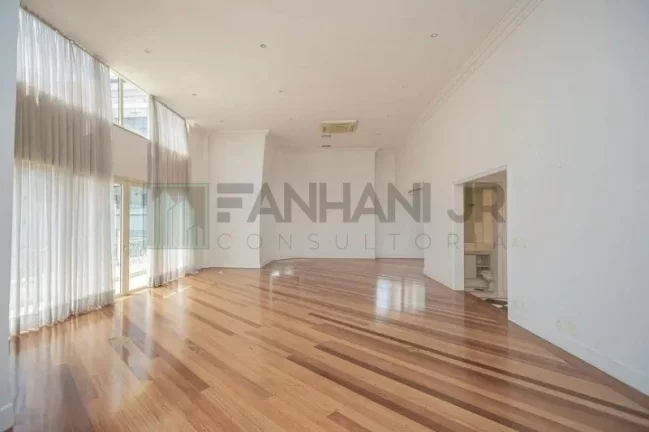 Imagem Cobertura Duplex de Luxo no coração do Jardim Europa! Com uma vista cinematográfica e localização privilegiada, o Condomínio Edifício Villa Adriana