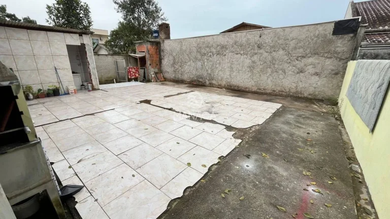 Imagem Casa Escriturada com 2 Quartos e Terreno Amplo