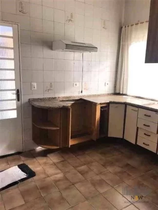 Imagem Casa à venda no Alto da Lapa São Paulo SP com 2 dormitórios, 1 banheiro, 2 vagas de garagem e 170m² de área construída.