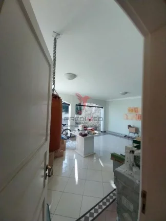Imagem Sobrado no Portal das Colinas com 3 Suites, salão de festas e piscina. Guaratinguetá