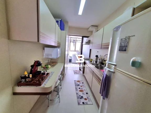 Imagem PITANGUEIRAS- DUAS QUADRAS DA PRAIA , TOTALMENTE REFORMADO E DECORADO, 02 VAGAS DE GARAGEM NO PRÉDIO.