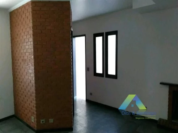 Imagem DIADEMA Sobrado 184M², 3 dormitórios, 1 suíte, 2 vagas, ótima localização e valor !!!!