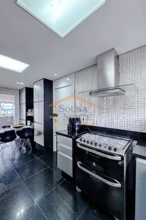 Imagem Apartamento de 227 m², com 3 dormitórios, sendo 3 suítes, sendo a master com banheira, escritóri...