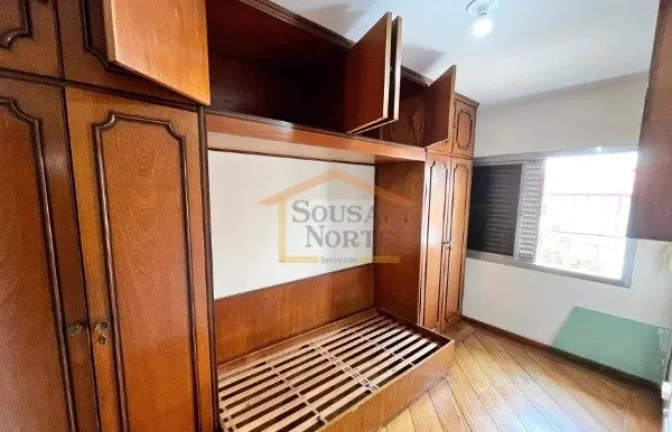 Imagem Casa espaçosa com 200 m² de área construída, composta por 4 dormitórios, sendo 2 suítes, e 4 b...