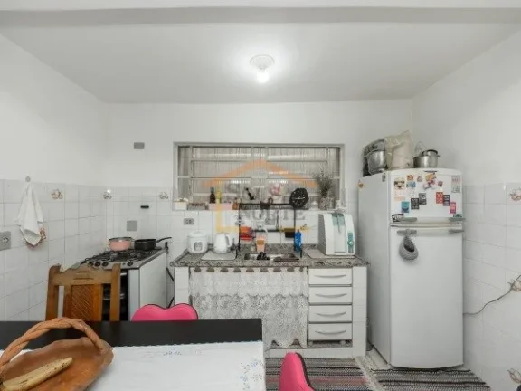 Imagem Casa Térrea, 104m², 8 dormitórios, sendo 2 suítes, 6 banheiros e 1 vaga de garagem. 

O imóvel ...