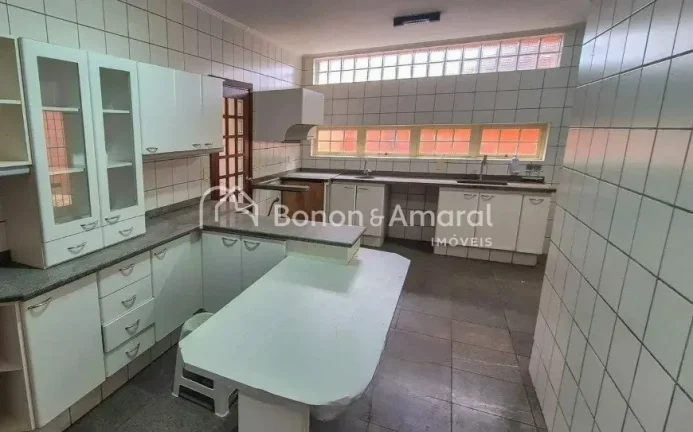 Imagem Casa à Venda no Jardim Sorirama (bolsão) - Sousas, Campinas/SP

Com arquitetura charmosa e espaço...