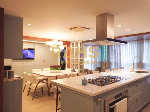 Imagem Espetacular apartamento de muito requinte e bom gosto localizado em região nobre da cidade. Com um ...