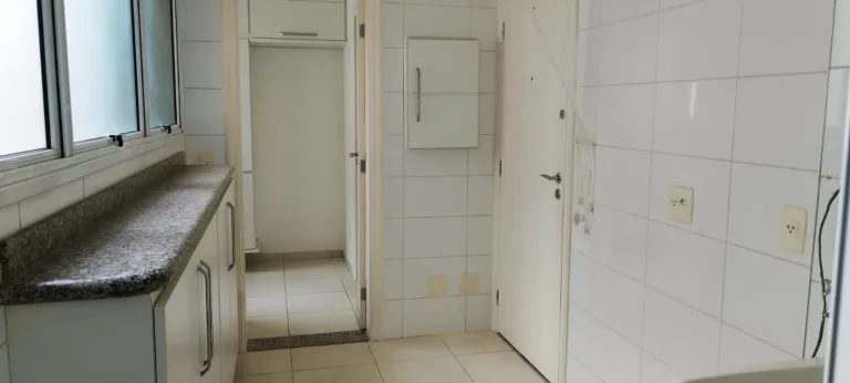 Imagem Apartamento 157 M², 3Q, 3 Suítes, Sala 3 ambientes, 5 Banheiros, 4 Vagas demarcadas, Depósito, Varanda Gourmet, Sauna, Piscina Adulto e infantil.