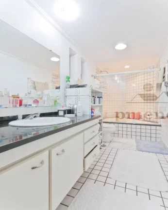Imagem Excelente apartamento todo reformado em ótimo estado de conservação, living para 3 ambientes, var...