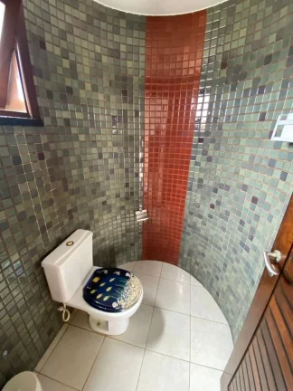Imagem Espetacular Casa no Condomínio Villa do Mar - 4 Suítes, Piscina e Churrasqueira a Lenha!