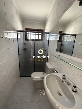 CASA EXCELENTE EM BAIRRO NOBRE