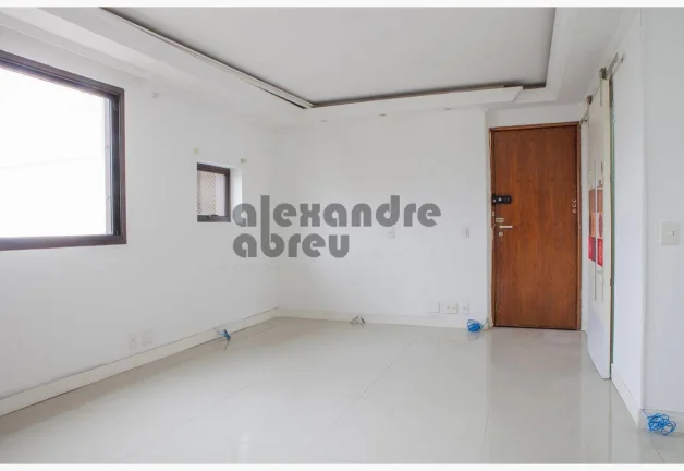 Imagem Apartamento em Moema, próximo ao metrô, disponível para venda ou locação!