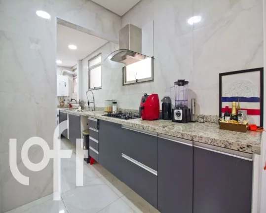 Imagem Apartamento reformado em Higienópolis com 2 quartos ( 1 suíte ) e 2 vagas, 81m²