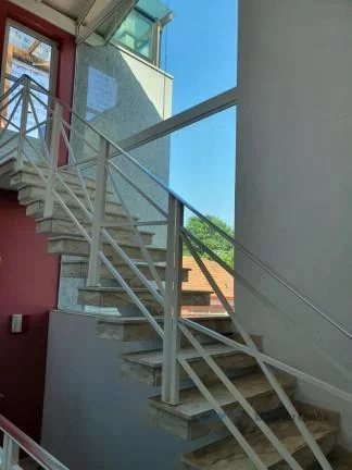 Imagem Sobrado com piscina para Venda com 3 dormitórios, 4 vagas, 220m², Vila Assunção em Santo André