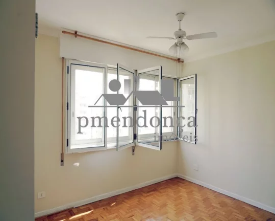 Imagem Apartamento amplo ensolarado, rico em armarios, claro e ventilado, em rua nobre e arborizada de Higi...