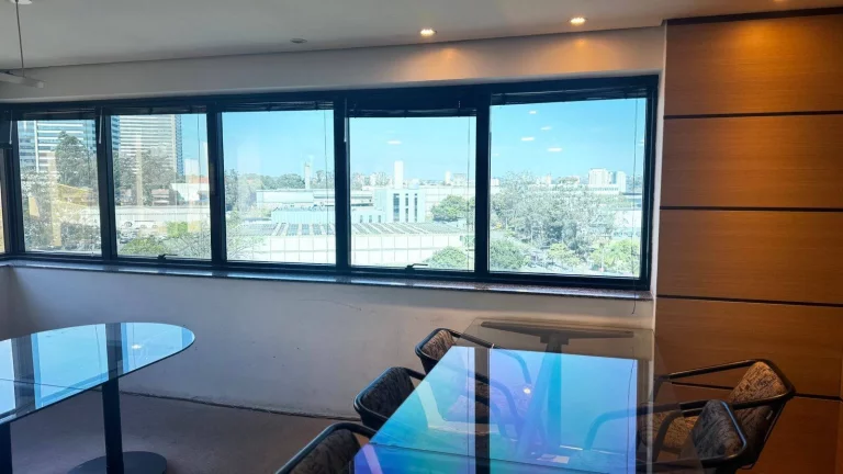 Sala comercial para locação ou venda /Edifício Alphaville / Metropolitana