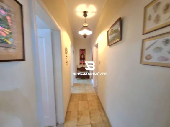 Imagem PITANGUEIRAS- UMA QUADRA DO MAR , AMPLO APARTAMENTO , GARAGEM DEMARCADA NO PRÉDIO.