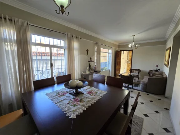 Imagem Sobrado à venda com 4 quartos, sendo 1 suíte, em JAGUARA, São Paulo - SP