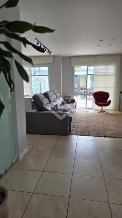 Imagem Casa Triplex Mobiliada no Jardins de Monet - 224m², Piscina Aquecida