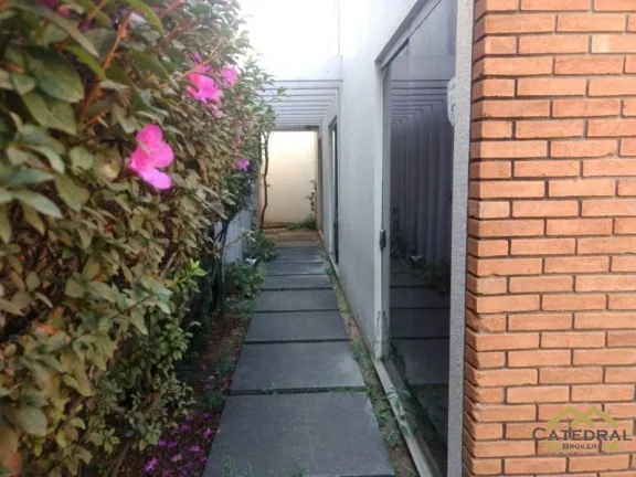 Imagem CASA, 322 M² - VENDA POR R$ 1.300.000,00 OU ALUGUEL POR R$ 7.300,00/MÊS - CENTRO - JUNDIAÍ/SP