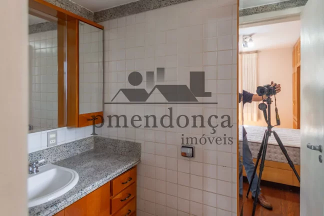 Imagem Apartamento Pinheiros reformado com 103m² reformado, 3 dormitórios (1 suíte) e 2 vagas.