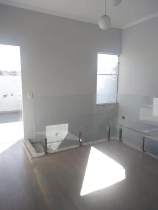 Imagem Lindíssimo sobrado com 3 suítes e acabamento de padrão – Conforto e sofisticação em cada detalhe!
