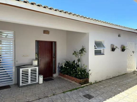 Imagem Casa para Venda em Peruíbe, Balneario Stella Maris, 4 dormitórios, 2 suítes, 3 banheiros, 4 vagas