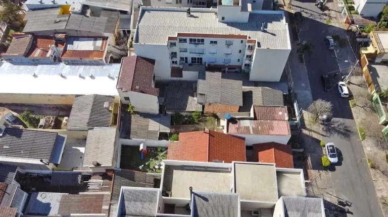 Imagem Terreno à venda, 308 m² a 100 metros da Perimetral por R$ 950.000 - Jardim Botânico - Porto Alegre/RS
