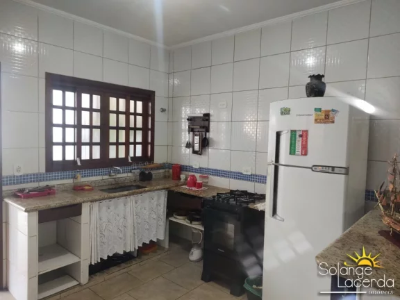 Imagem Pertinho da Orla do Itaguá - Ampla e Arejada - 3 Dormitórios (1 Suíte)
