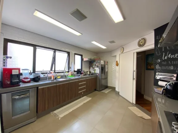 Imagem Cobertura 248 M², 3Q, 3 suítes, 4 banheiros, 3 vagas, sauna, piscina, churrasqueira, adega, gazebo, gerador, closet, lareira.