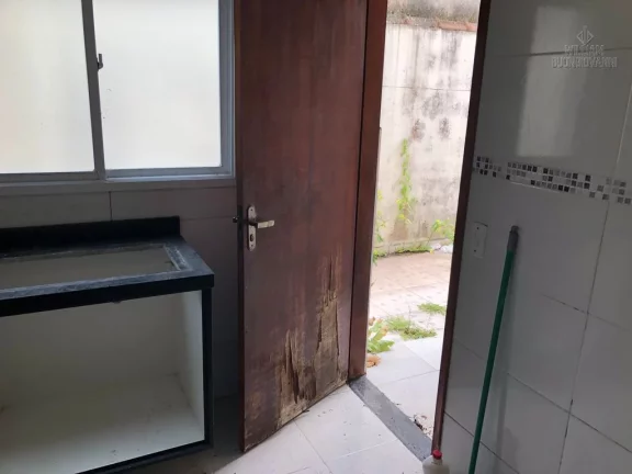 Imagem Casa de Condomínio à venda no Jardim Melvi, Praia Grande!