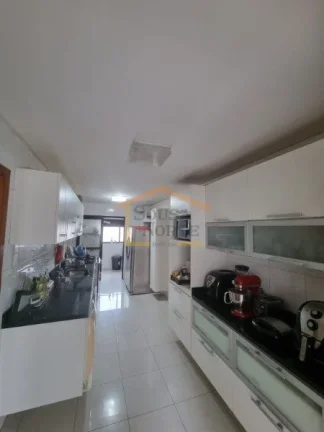 Imagem Apartamento espaçoso, 171m², 4 dormitórios, sendo 4 suítes (uma transformada em closet, reversí...